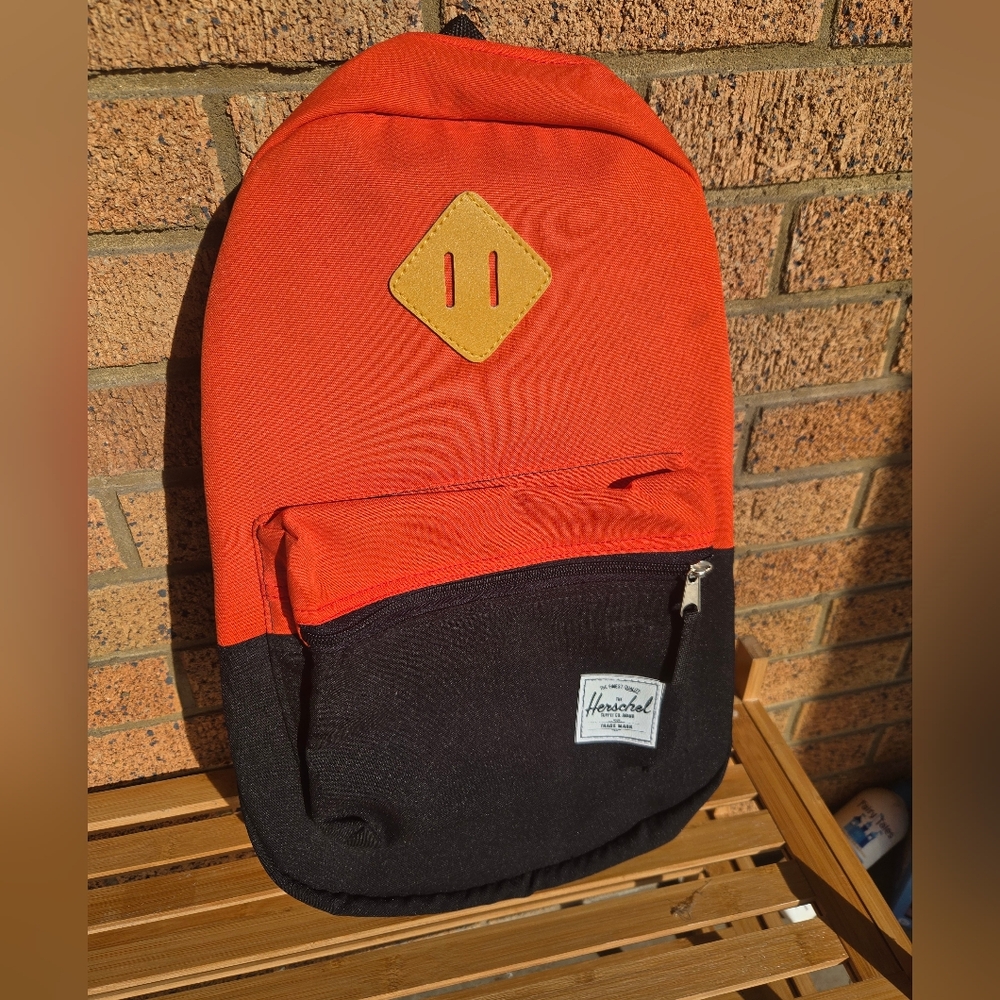 🍊 Herschel Heritage Backpack in Tiger Orange & Black 🍊 - Picture 1 of 7